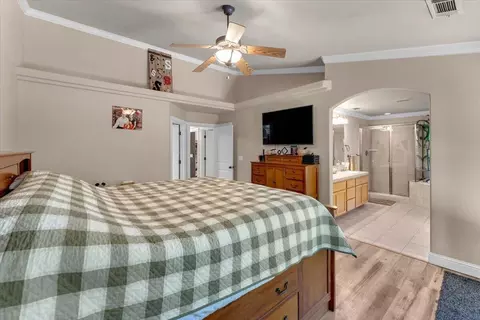 Bedroom - 2094 Button Pl, Redding, CA 96002 photo 3 of 6