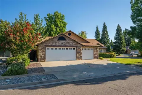 Exterior - 2094 Button Pl, Redding, CA 96002 photo 2 of 14