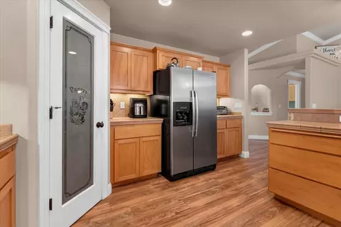 Entry Way - 2094 Button Pl, Redding, CA 96002 photo 2 of 2