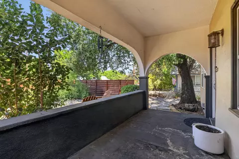 Exterior - 2145 Placer St, Redding, CA 96001 photo 6 of 12