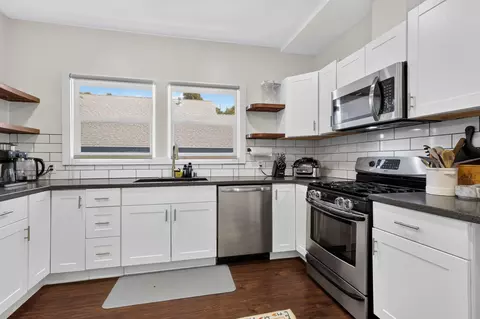 Kitchen - 2145 Placer St, Redding, CA 96001 photo 2 of 7