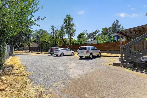 Exterior - 2145 Placer St, Redding, CA 96001 photo 10 of 12