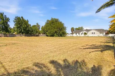 Exterior - 7605 Churn Creek Rd, Redding, CA 96002 photo 14 of 15