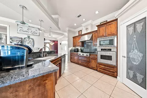 Kitchen - 7605 Churn Creek Rd, Redding, CA 96002 photo 3 of 6
