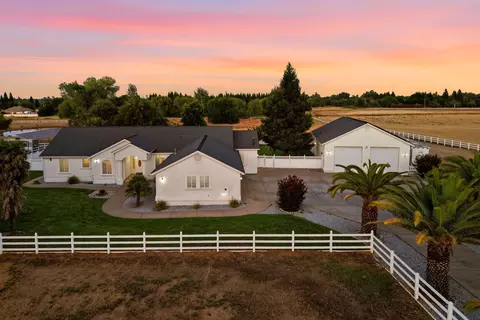 Exterior - 7605 Churn Creek Rd, Redding, CA 96002 photo 2 of 15
