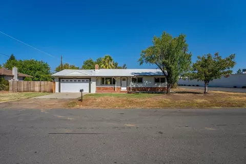 Exterior - 2919 Blueview St, Redding, CA 96002 photo 16 of 17