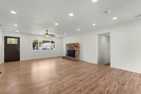 Living - 2919 Blueview St, Redding, CA 96002 photo 2 of 5