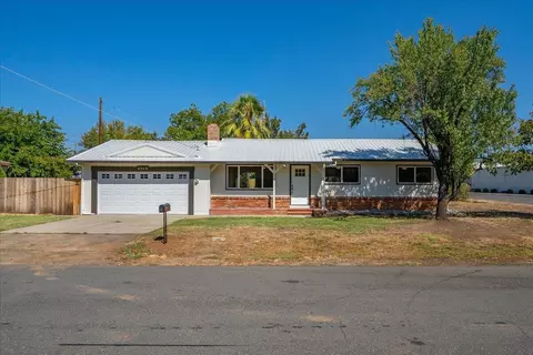 2919 Blueview St, Redding, CA 96002