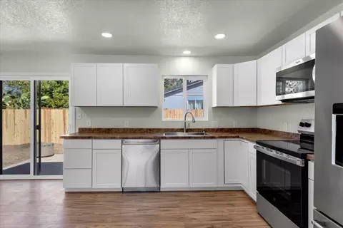 Kitchen - 2919 Blueview St, Redding, CA 96002 photo 2 of 2
