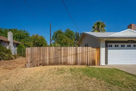 Exterior - 2919 Blueview St, Redding, CA 96002 photo 17 of 17