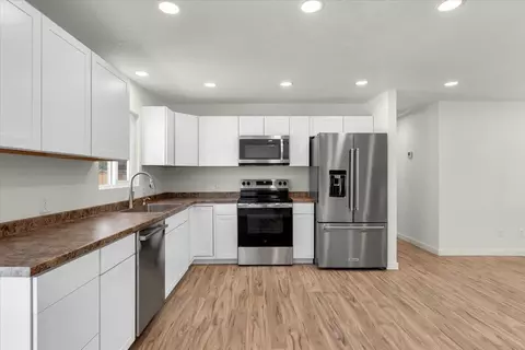 Kitchen - 2919 Blueview St, Redding, CA 96002 photo 1 of 2