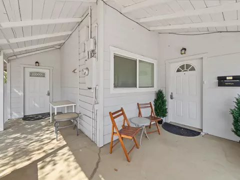 Exterior - 954 West St, Redding, CA 96001 photo 3 of 14