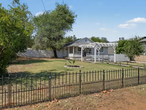Exterior - 954 West St, Redding, CA 96001 photo 13 of 14