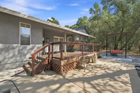 Exterior - 20621 Chipeta Way, Redding, CA 96003 photo 9 of 17
