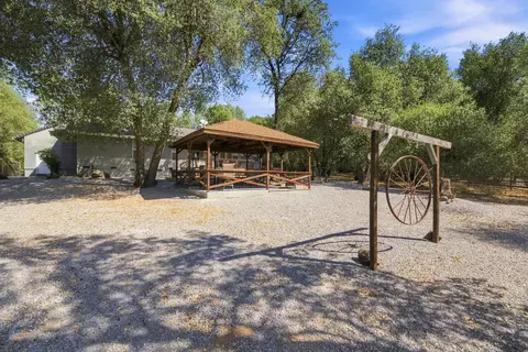 Exterior - 20621 Chipeta Way, Redding, CA 96003 photo 11 of 17