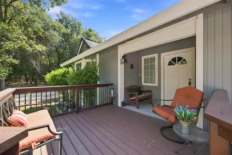 Exterior - 20621 Chipeta Way, Redding, CA 96003 photo 5 of 17