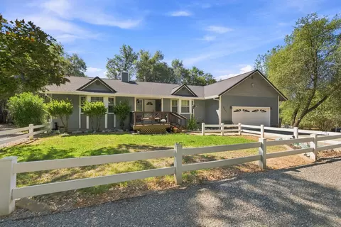 Exterior - 20621 Chipeta Way, Redding, CA 96003 photo 16 of 17
