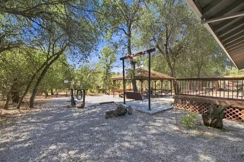 Exterior - 20621 Chipeta Way, Redding, CA 96003 photo 12 of 17