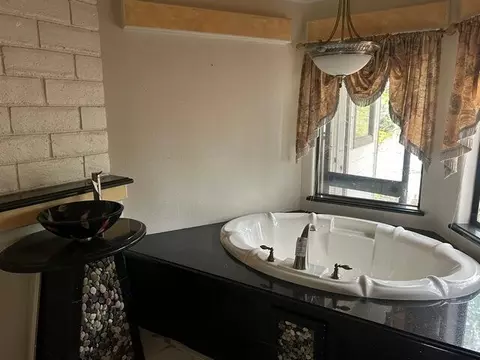Bath - 14305 Wintu Way, Redding, CA 96003 photo 2 of 2