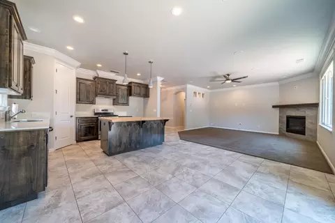 Living - 6347 Oxbow St, Redding, CA 96001 photo 5 of 6