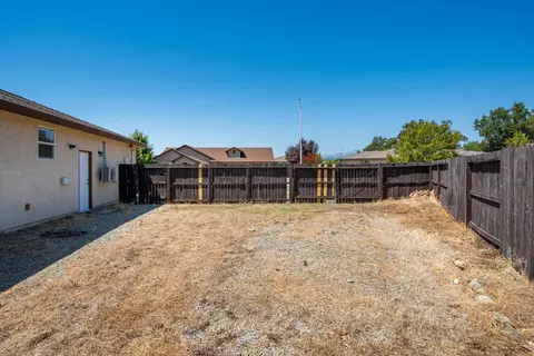 Exterior - 6347 Oxbow St, Redding, CA 96001 photo 10 of 12
