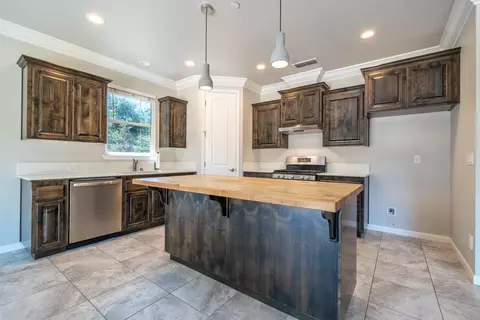 Kitchen - 6347 Oxbow St, Redding, CA 96001 photo 1 of 4