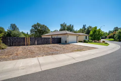 Exterior - 6347 Oxbow St, Redding, CA 96001 photo 2 of 12