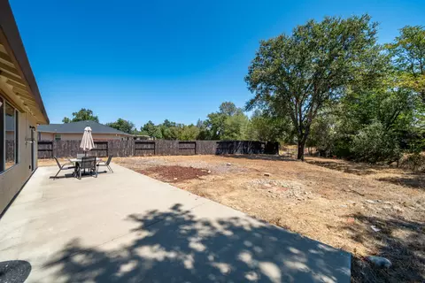 Exterior - 6347 Oxbow St, Redding, CA 96001 photo 5 of 12