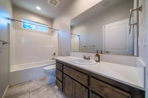 Bath - 6347 Oxbow St, Redding, CA 96001 photo 1 of 1