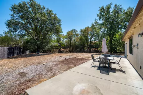 Exterior - 6347 Oxbow St, Redding, CA 96001 photo 7 of 12