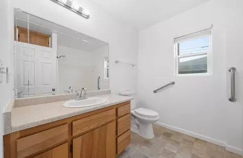 Bath - 1020 Washington St, Red Bluff, CA 96080 photo 1 of 3