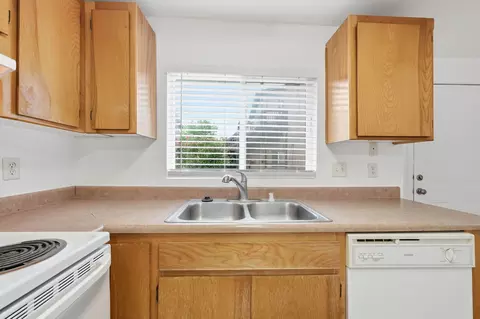 Kitchen - 1020 Washington St, Red Bluff, CA 96080 photo 2 of 2
