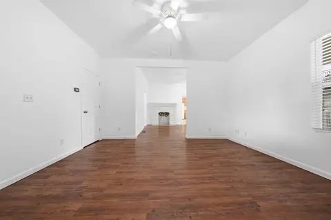 Living - 1020 Washington St, Red Bluff, CA 96080 photo 4 of 6