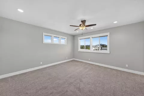 Bedroom - 6514 Bandito Dr, Redding, CA 96001 photo 2 of 8