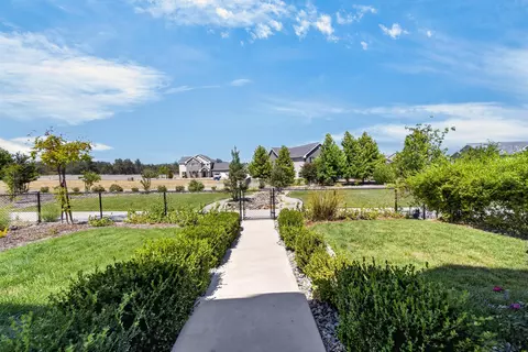 Exterior - 6514 Bandito Dr, Redding, CA 96001 photo 2 of 4