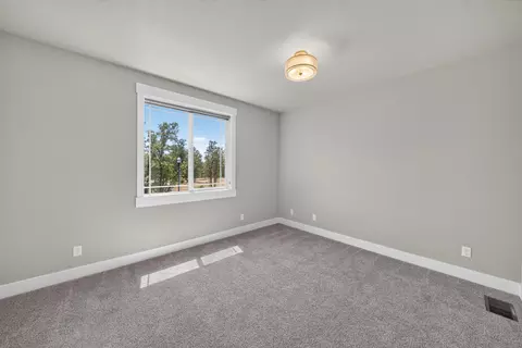 Bedroom - 6514 Bandito Dr, Redding, CA 96001 photo 7 of 8
