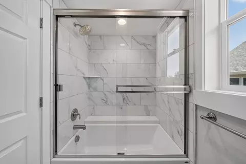 Bath - 6514 Bandito Dr, Redding, CA 96001 photo 6 of 6