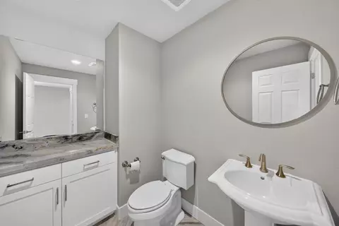 Bath - 6514 Bandito Dr, Redding, CA 96001 photo 1 of 6