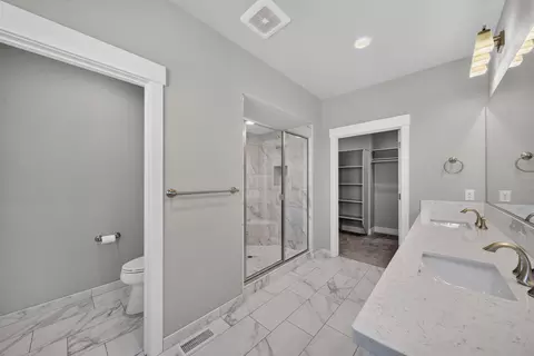 Bath - 6514 Bandito Dr, Redding, CA 96001 photo 2 of 6