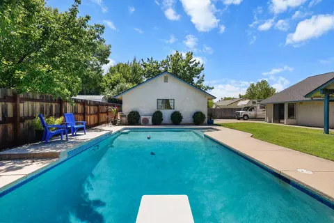 Exterior - 11541 Amir Ct, Redding, CA 96003 photo 7 of 8