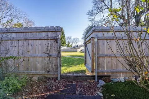 1833 Del Mar Ave, Redding, CA 96003 photo 31