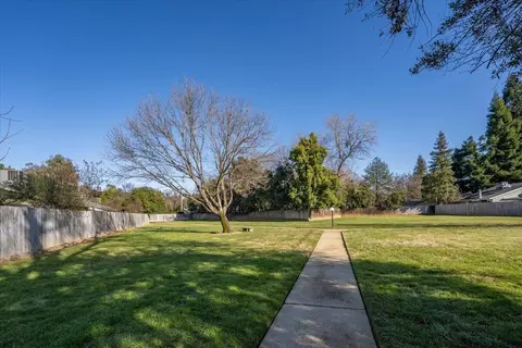 1833 Del Mar Ave, Redding, CA 96003 photo 33