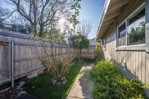 1833 Del Mar Ave, Redding, CA 96003 photo 32