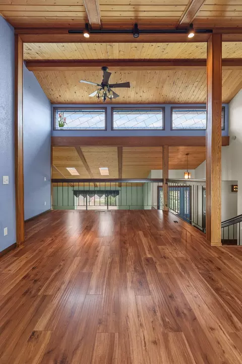Living - 3041 Panorama Dr, Redding, CA 96003 photo 7 of 12