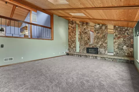 Living - 3041 Panorama Dr, Redding, CA 96003 photo 3 of 12