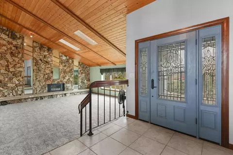 Entry Way - 3041 Panorama Dr, Redding, CA 96003 photo 3 of 3