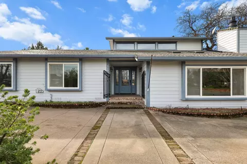 Exterior - 3041 Panorama Dr, Redding, CA 96003 photo 2 of 22