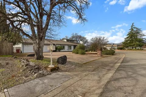 Exterior - 3041 Panorama Dr, Redding, CA 96003 photo 21 of 22