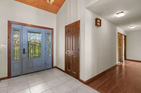 Entry Way - 3041 Panorama Dr, Redding, CA 96003 photo 1 of 3
