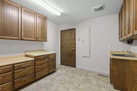 Other - 3041 Panorama Dr, Redding, CA 96003 photo 4 of 10